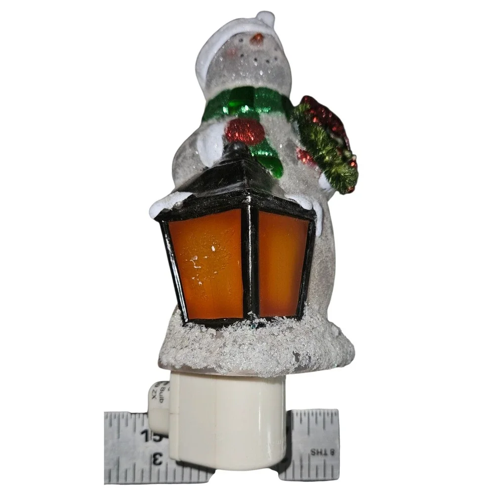 Christmas‎ Snowman Night Light Plug In Lantern Wreath Festive Holiday Decor